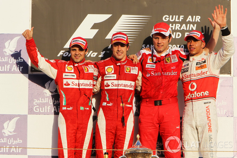 2010. Подіум: 1. Фернандо Алонсо, Ferrari. 2. Феліпе Масса, Ferrari. 3. Льюіс Хемілтон, McLaren