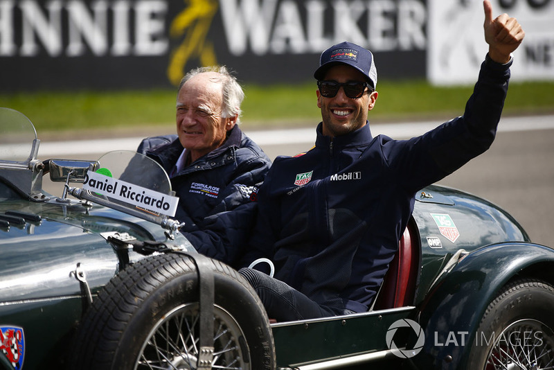 Daniel Ricciardo, Red Bull Racing, en el drivers parade