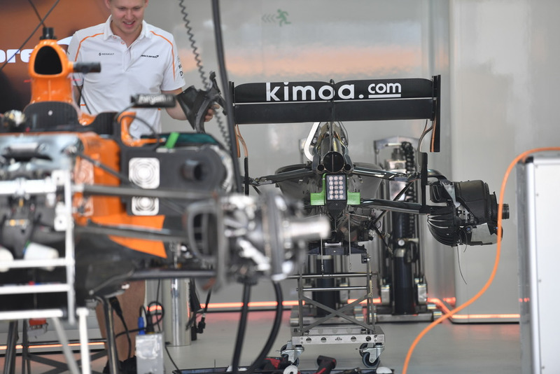 McLaren MCL33 rear end