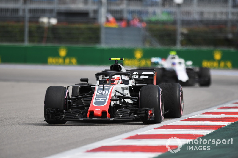 Kevin Magnussen, Haas F1 Team VF-18 and Sergey Sirotkin, Williams FW41