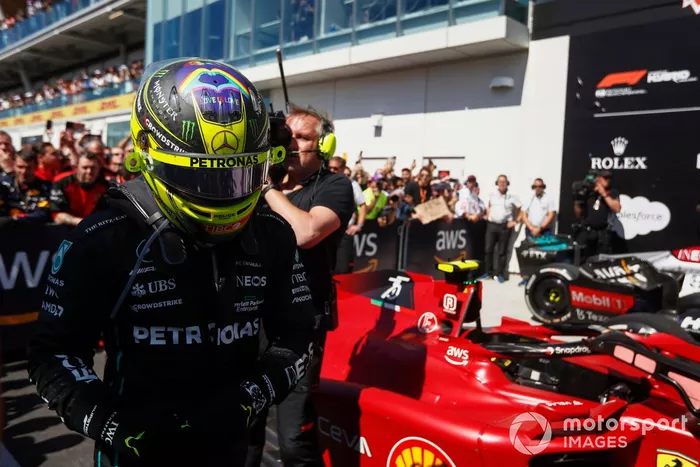 Lewis Hamilton, Mercedes-AMG, 3ª posición, en Parc Ferme