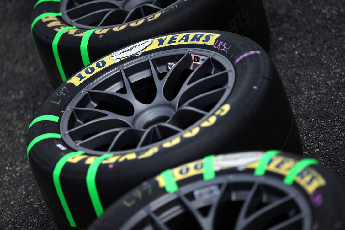 Detalle de neumáticos Goodyear