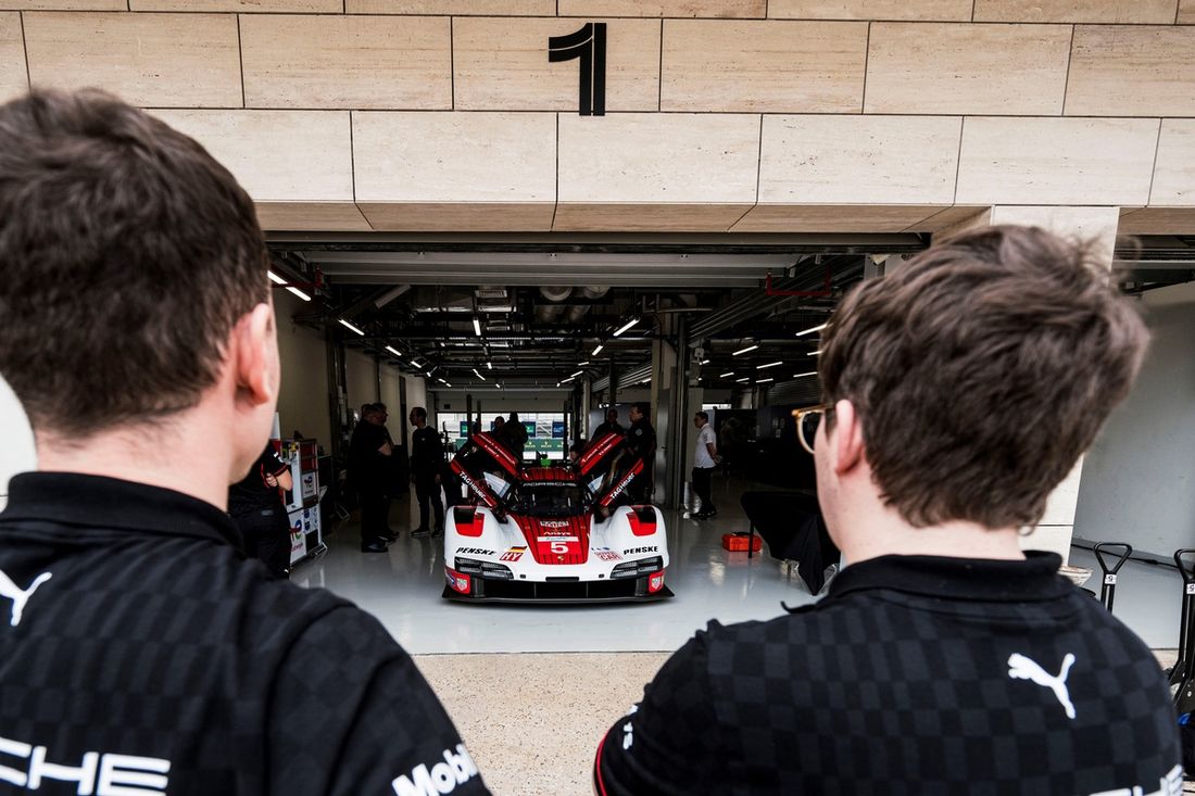 #5 Porsche Penske Motorsport Porsche 963: Julien Andlauer, Michael Christensen, Mathieu Jaminet