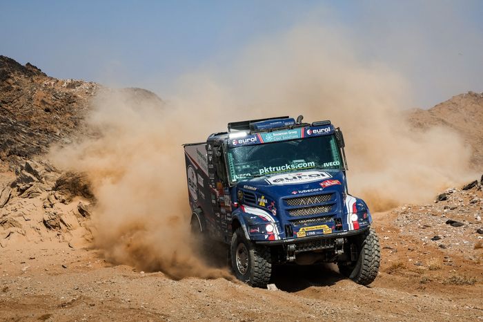#602 Eurol Rallysport Iveco: Mitchel Van Den Brink, Jarno Van De Pol, Moises Torrallardona
