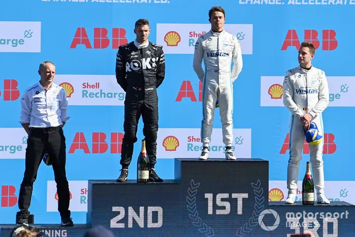 Podio: segundo lugar Edoardo Mortara, Venturi Racing, ganador Nyck de Vries, Mercedes-Benz EQ, tercer lugar Stoffel Vandoorne, Mercedes-Benz EQ