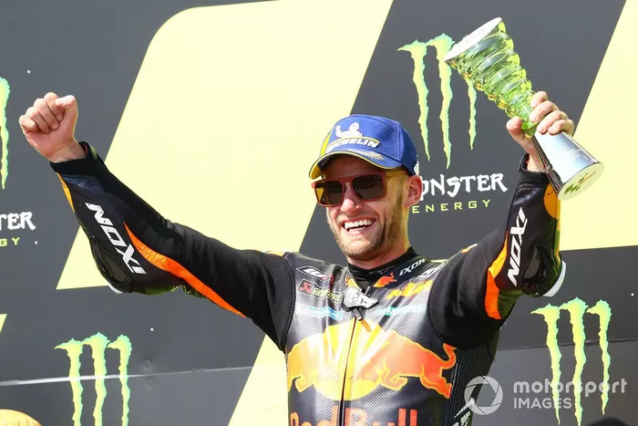 Podio: ganador de la carrera Brad Binder, Red Bull KTM Factory Racing