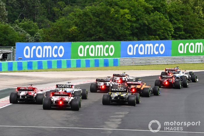 Antonio Giovinazzi, Alfa Romeo Racing C39, Kimi Raikkonen, Alfa Romeo Racing C39 al inicio