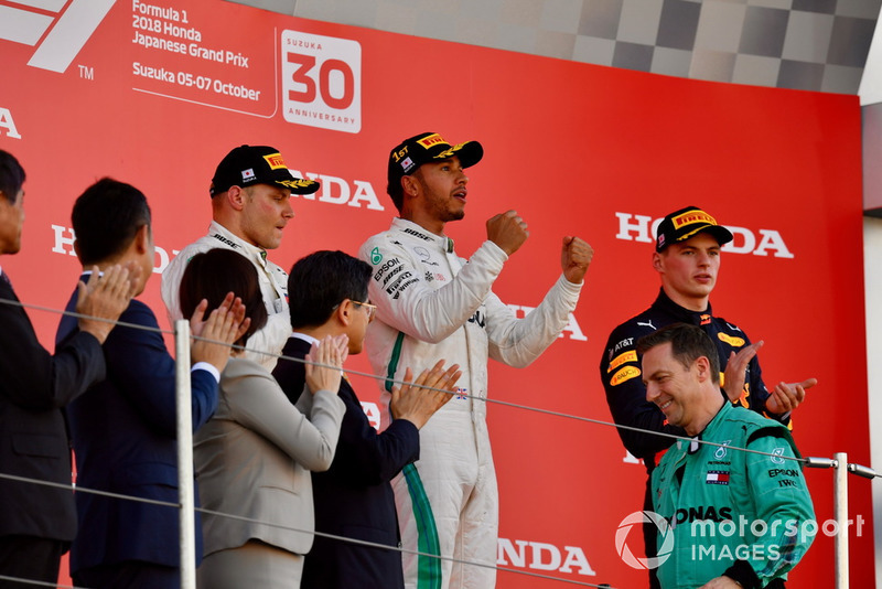 Podio: segundo lugar Valtteri Bottas, Mercedes AMG F1, ganador de la carrera Lewis Hamilton, Mercedes AMG F1 y tercer lugar Max Verstappen, Red Bull Racing celebran