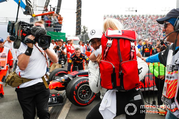 Lewis Hamilton, Mercedes AMG F1, celebra su quinto título