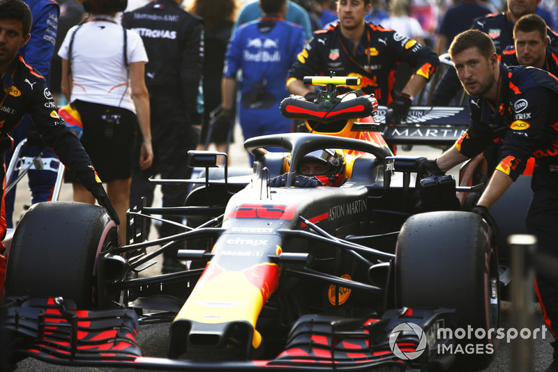 Max Verstappen, Red Bull Racing RB14, arrives on the grid