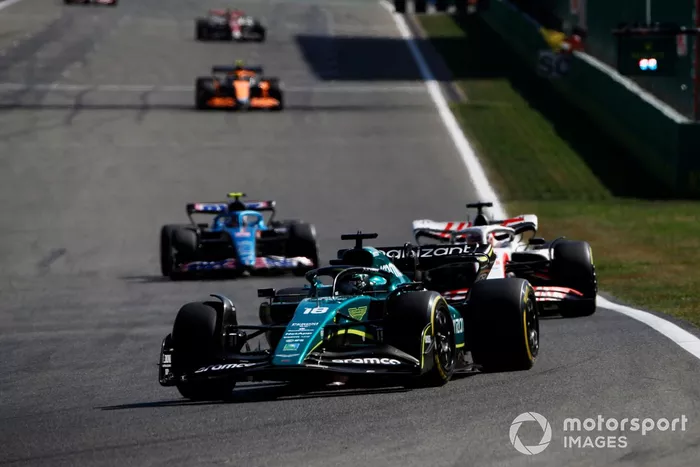 Lance Stroll, Aston Martin AMR22, Kevin Magnussen, Haas VF-22, Esteban Ocon, Alpine A522