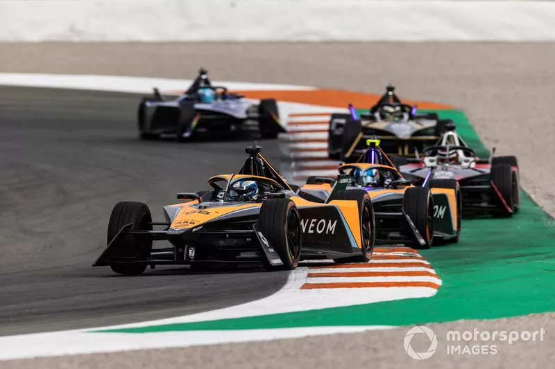 Rene Rast, McLaren, Jake Hughes, McLaren 