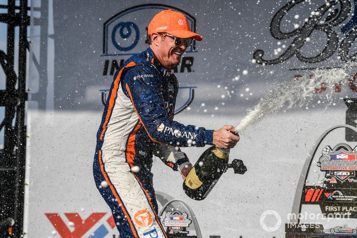 Scott Dixon, podio con champán del Chip Ganassi Racing Honda