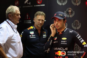 Marko: Checo Pérez no pudo hacer frente a la velocidad de Verstappen