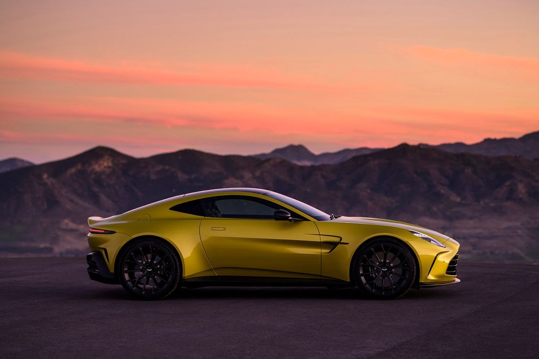 Aston Martin Vantage 2025