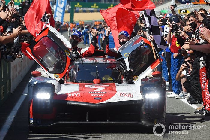 Ganadores  #7 Toyota Gazoo Racing Toyota GR010 - Hybrid Hypercar, Mike Conway, Kamui Kobayashi, José María López