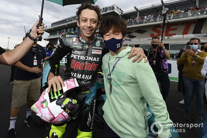 Valentino Rossi, Petronas Yamaha SRT y el piloto de F1 Yuki Tsunoda