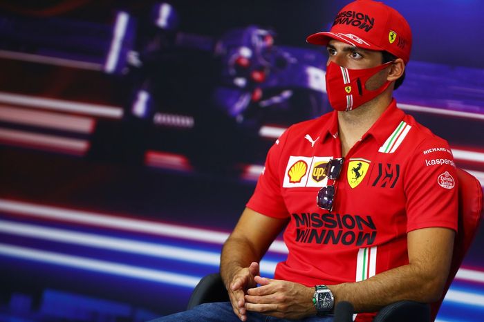Carlos Sainz Jr., Ferrari, en la conferencia de prensa