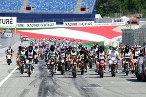 Paseo en ciclomotor 50cc de época