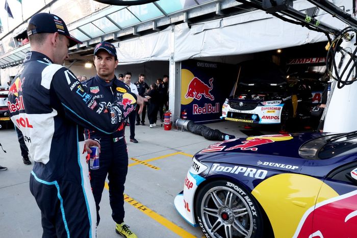 Sergio Pérez, Red Bull Racing, a bordo del Broc Feeney, Triple Eight Race Engineering, Holden Commodore ZB 
