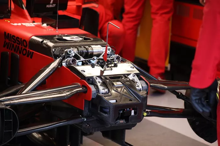 Ferrari SF1000 sospensione anteriore