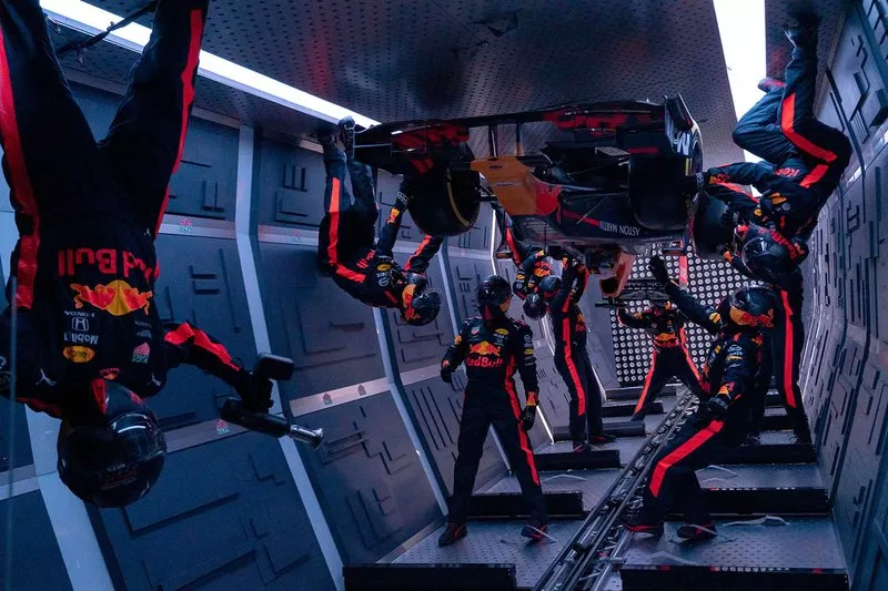 Red Bull Zero-G pit stop
