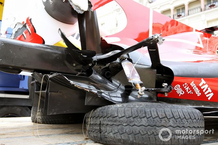 El coche de Fernando Alonso, Ferrari F10 tras su accidente en Mónaco 2010