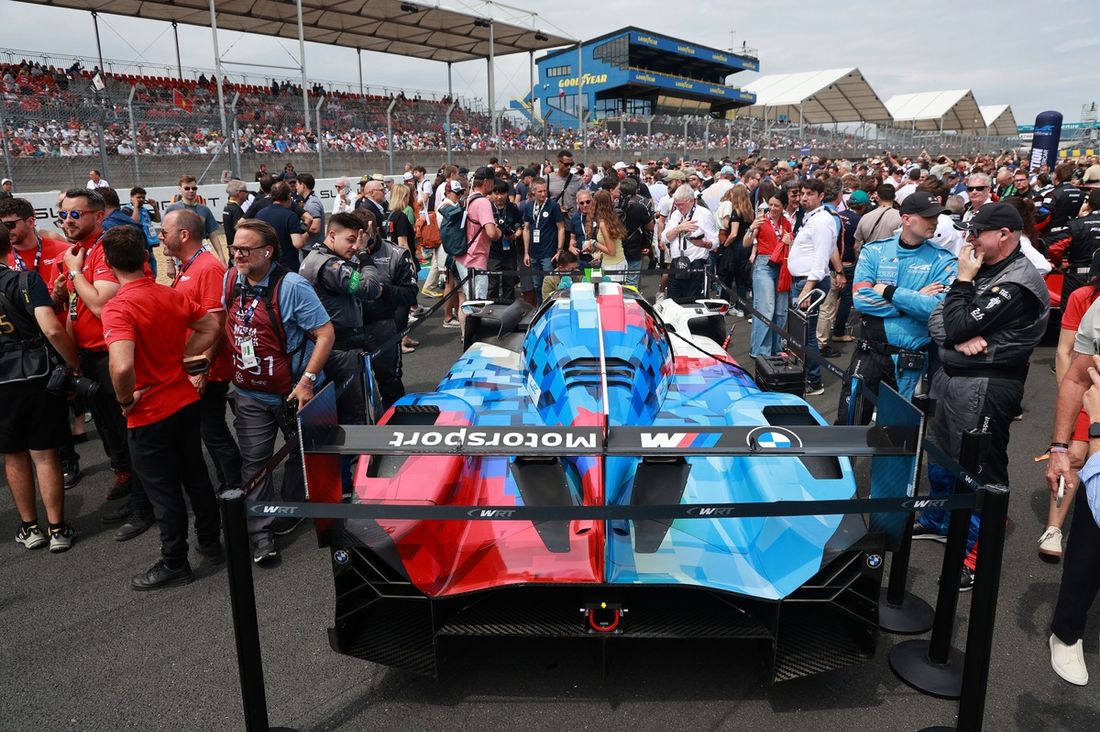 #15 BMW M Team WRT BMW M Hybrid V8: Dries Vanthoor, Raffaele Marciello, Kevin Magnussen