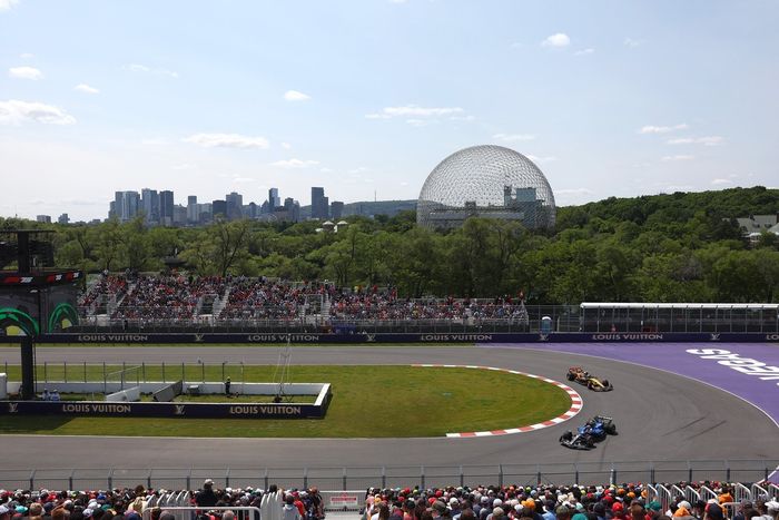 Lando Norris, McLaren, Carlos Sainz, Williams