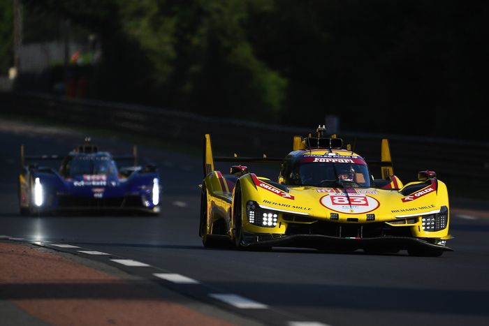 #83 AF Corse Ferrari 499P: Robert Kubica, Yifei Ye, Philip Hanson