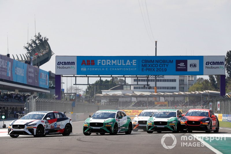 Yaqi Zhang, Team China Bandar Alesayi, Saudi Racing, Ahmed Bin Khanen, Saudi Racing, Célia Martin, Viessman Jaguar eTROPHY Team Germany