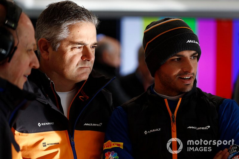 Gil De Ferran, directeur sportif McLaren et Carlos Sainz Jr., McLaren