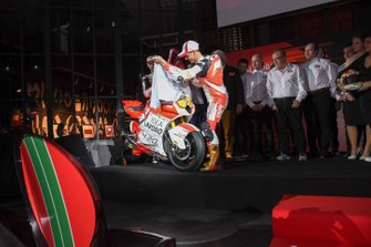 Présentation de la MV Agusta F2