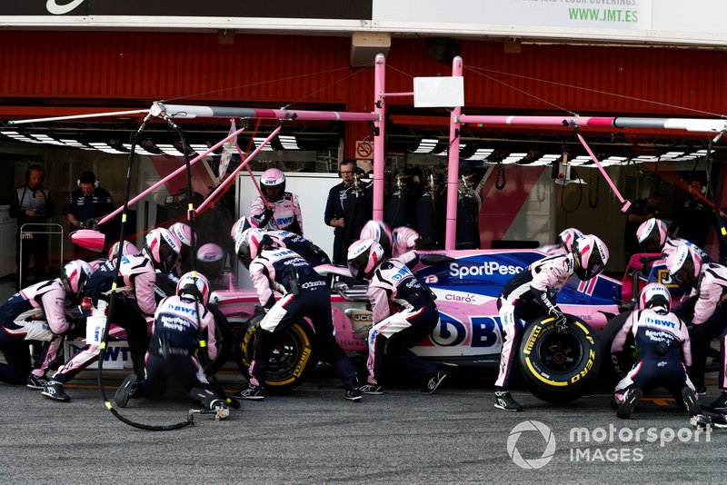 Sergio Perez, Racing Point F1 Team RP19, pit stop