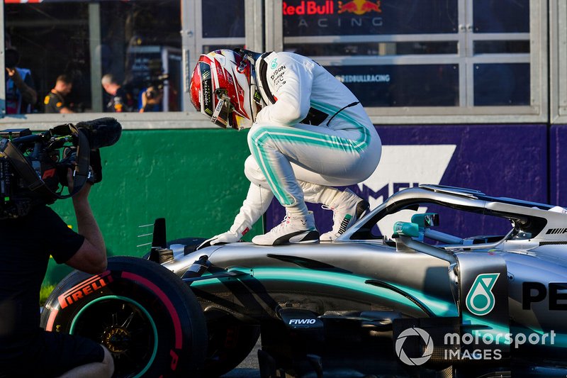 Pole Sitter Lewis Hamilton, Mercedes AMG F1 celebrates in Parc Ferme
