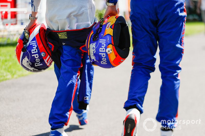 Alexander Albon, Toro Rosso helmet and Daniil Kvyat, Toro Rosso, helmet