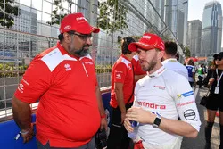 Dilbagh Singh, Nick Heidfeld, Mahindra Racing, in griglia