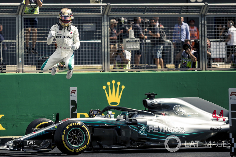 Em casa, Lewis Hamilton voou e cravou a pole position do GP da Grã-Bretanha