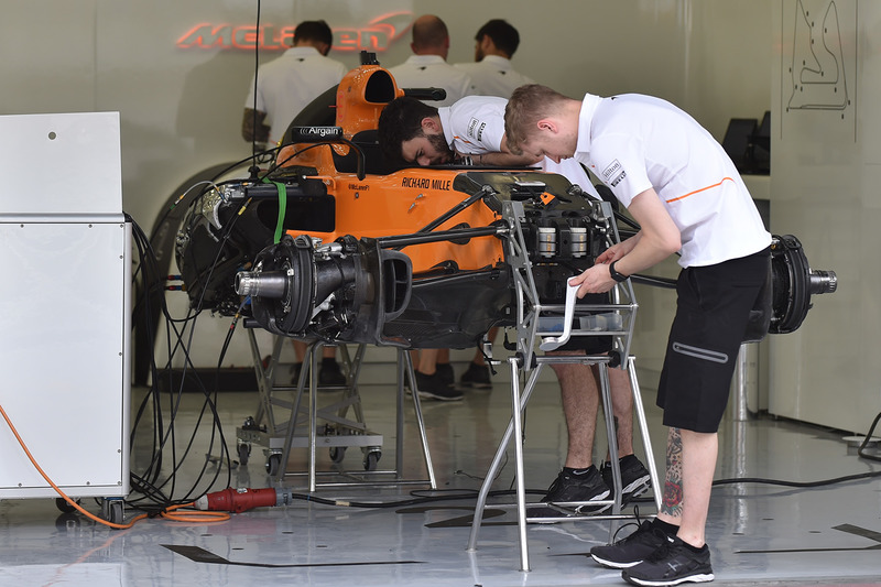 McLaren MCL33