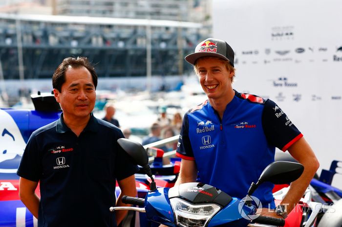 Brendon Hartley, Toro Rosso, y Toyoharu Tanabe, Director Técnico de F1 Honda