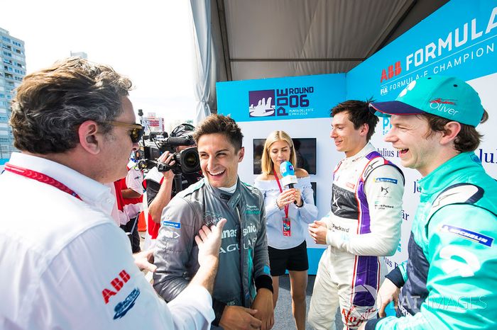 Alejandro Agag, CEO de Formula E, habla con Mitch Evans, Jaguar Racing, Alex Lynn, DS Virgin Racing, Oliver Turvey, NIO Formula E Team