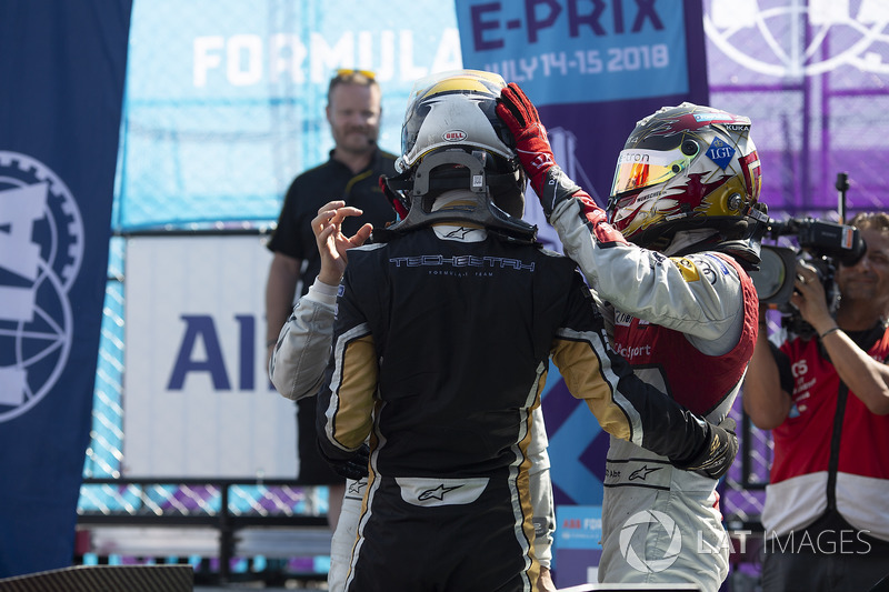 Jean-Eric Vergne, Techeetah, gana seguido de Lucas di Grassi, Audi Sport ABT Schaeffler, Daniel Abt, Audi Sport ABT Schaeffler