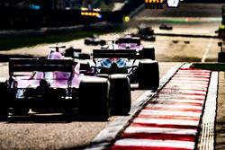 Lance Stroll, Williams FW41 Mercedes, Sergio Perez, Force India VJM11 Mercedes