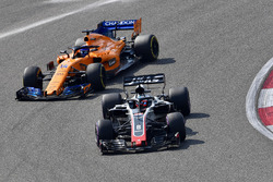 Ромен Грожан, Haas F1 Team VF-18, Фернандо Алонсо, McLaren MCL33
