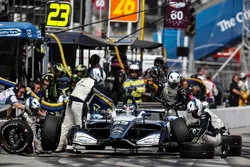 Max Chilton, Carlin Chevrolet, pit stop