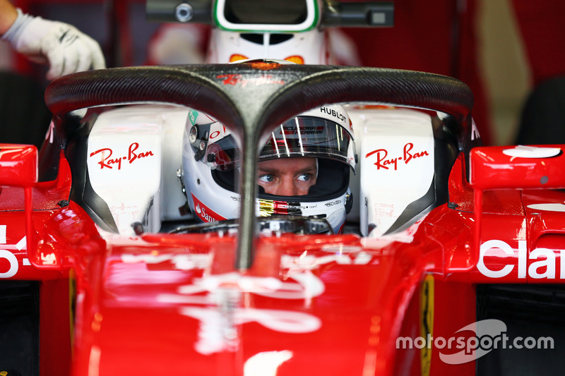 Sebastian Vettel, Ferrari, con la versione aggiornata dell'Halo installata sulla SF16-H