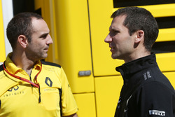 Сириль Абитбуль, управляющий директор Renault Sport F1 и Реми Таффин, технический директор по мотора