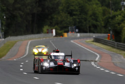 #7 Audi Sport Team Joest Audi R18: Marcel Fassler, Andre Lotterer, Benoit Tréluyer