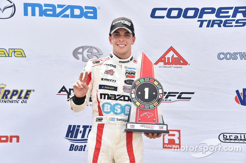 Race winner Santiago Urrutia, Schmidt Peterson Motorsports