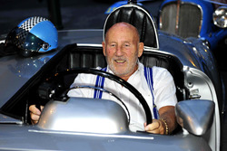 Sir Stirling Moss im Mercedes-Rennwagen